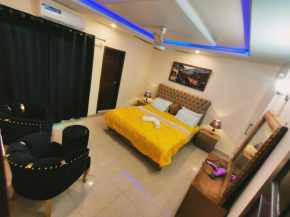 Luxurious 3 Bedroom Apartment - Fast WIFI - 56 inch Smart TV